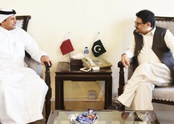 Islamabad: H.E. Mr. Sheikh Sauod bin Abdulrahman bin Faisal Al-Thani, Ambassador of the State of Qatar called on the Federal Minister for Finance & Revenue, Mr. Miftah Ismail at Finance Division.