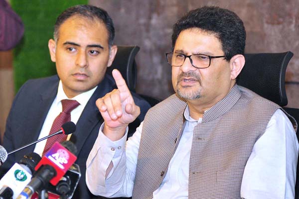 Pakistan lifts import ban to meet IMF demands