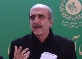Akbar S Babar wants Khan to  handover party to  ‘ideological workers’