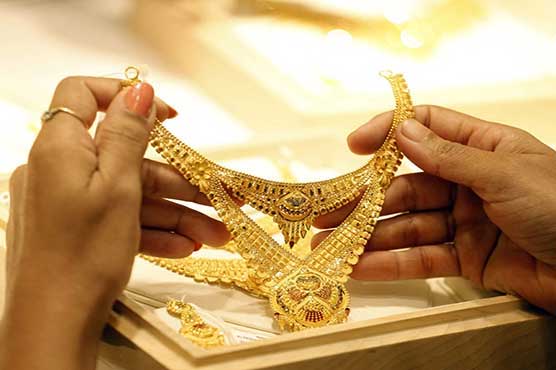 Gold price decline by Rs1,300 to Rs141,900 per tola