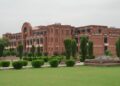 IIUI president calls on  Chairman HEC