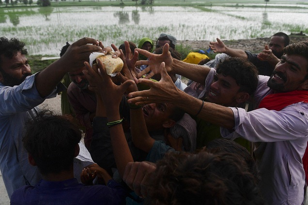 Flood loss  estimates rise to Rs900 billion