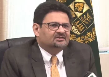 Finance minister seeks to slash imports