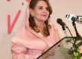 Begum Samina visits Behbud Crafts bazaar, appreciates efforts of craftswomen