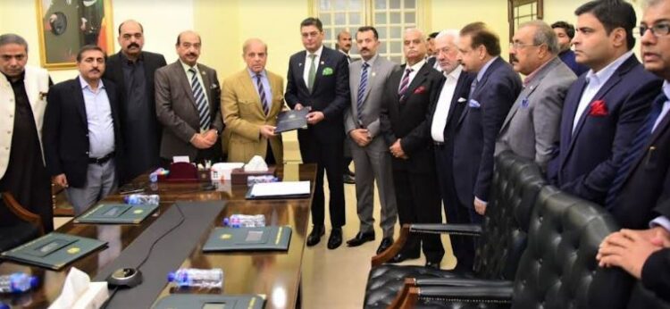 ICCI donates Rs.5 million to Prime Minister’s Flood Relief Fund