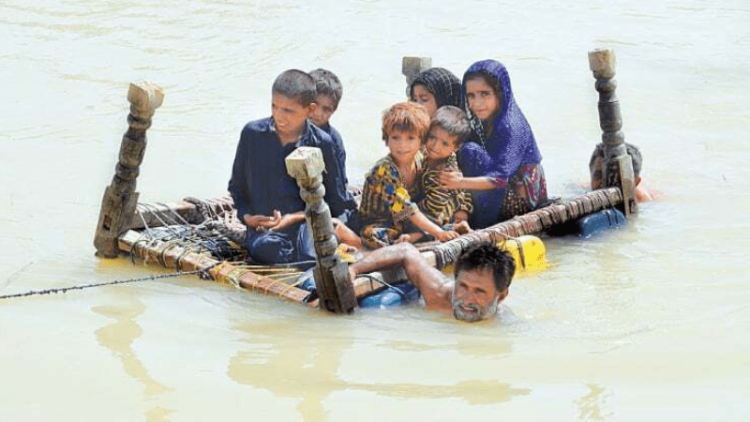 Minister vows to rehabilitate flood victims through national unity