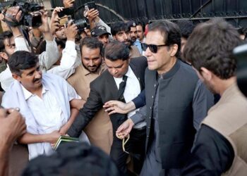 NAB submits list of  defaulters for using govt  helicopter  to PAC