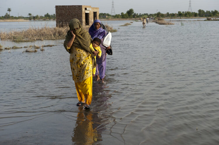 Women, girls bearing the brunt of the Pakistan Monsoon floods, UNFPA