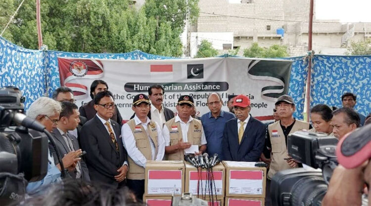 Indonesia dispatches humanitarian aid to Pakistan