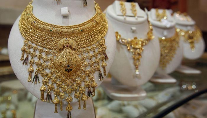Gold extends gains in  Pakistan amid inflationary crisis