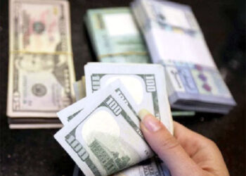 US dollar hammers  Pakistani rupee again, scores massive gain