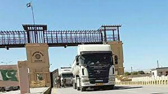 40 trucks of Iranian onions, tomatoes reach Taftan