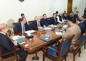 Asif hails armed forces stance for maintaining distance from national politics