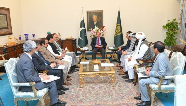 Interior Minister  distributes orders  of gallantry awards among police officials