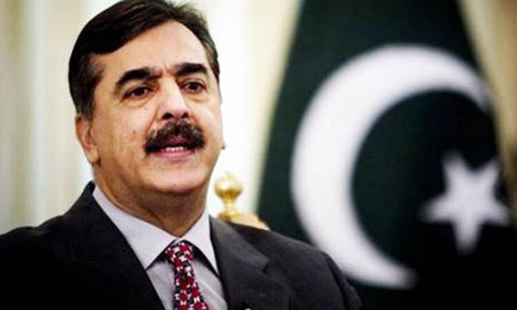 IK tried to  isolate Pakistan  internationally: Gilani