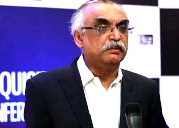 Shabbar Zaidi  congratulates HBL chief Allana on FATF feat