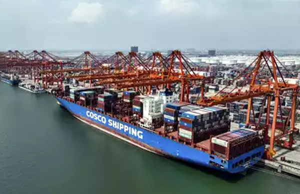 China Q3 GDP growth rebounds at faster pace but risks loom