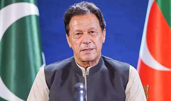 Imran Khan decides to make administrative changes in Punjab, KP