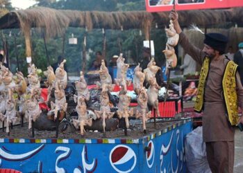 Governor KPK asks  business community to tap  investment potential of KPK