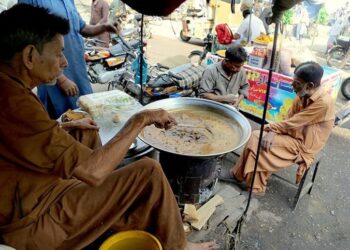 Pakistan’s default risk worsens
