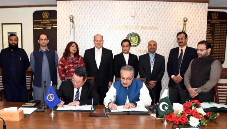 Pakistan inks $100m  financing agreement with ADB