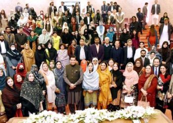 Governor KPK asks  business community to tap  investment potential of KPK