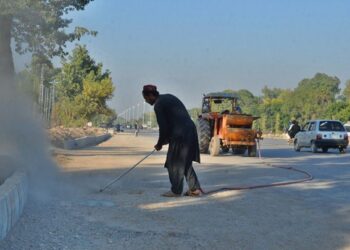 Governor KPK asks  business community to tap  investment potential of KPK