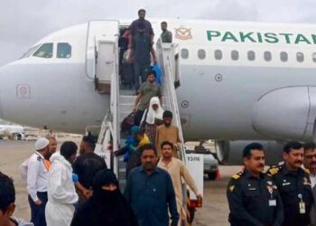 First batch of Pakistani evacuees from conflict-hit Sudan arrives in Karachi
