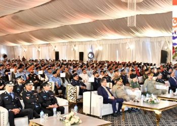 Armed Forces pay tribute to martyrs of Pakistan
