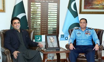 Foreign Minister calls on Air Chief