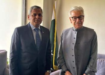 Executive Director COMSATS Calls on the Defence Minister