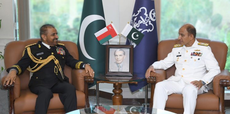 Omani Military Chief calls on Naval Chief