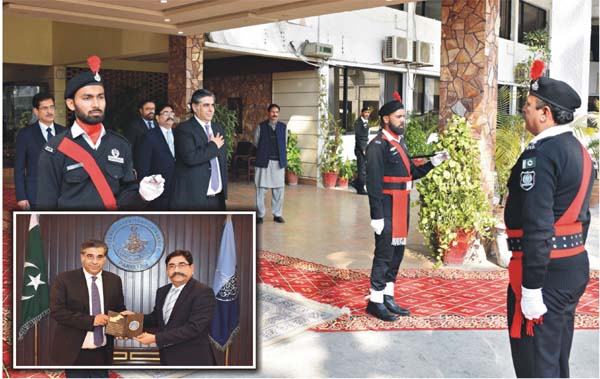 Caretaker Interior Minister rviews FIA operations, emphasizes modernization efforts