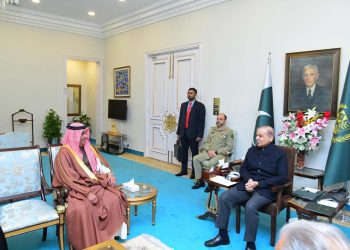 Islamabad: Commander of Bahrain National Guard H.H. General Sheikh Mohamed Bin ISA bin Salman calls on Prime Minister Muhammad Shehbaz Sharif on 13 March 2024.
