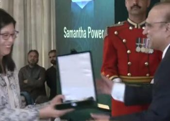 Pakistani President honors USAID administrator Samantha Power with Prestigious Award