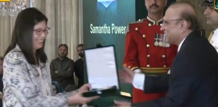 Pakistani President honors USAID administrator Samantha Power with Prestigious Award