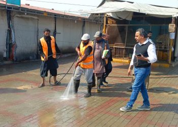Weekly bazar H9 undergoes deep cleaning and washing with untreated water ahead of Ramadan