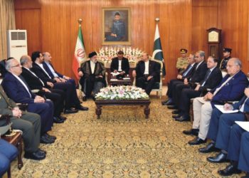Pakistan and Iran vow to jointly overcome regional challenges