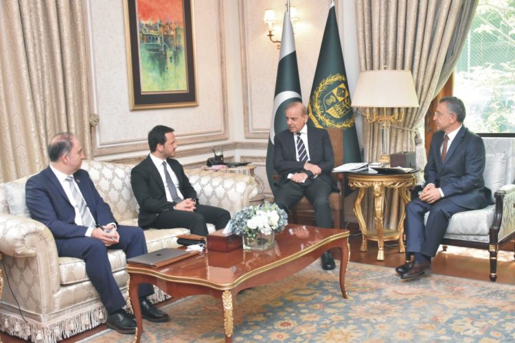 Lahore: A delegation of Istanbul Grand Airport  (IGA) calls on Prime Minister Muhammad Shehbaz Sharif on 6 April 2024.