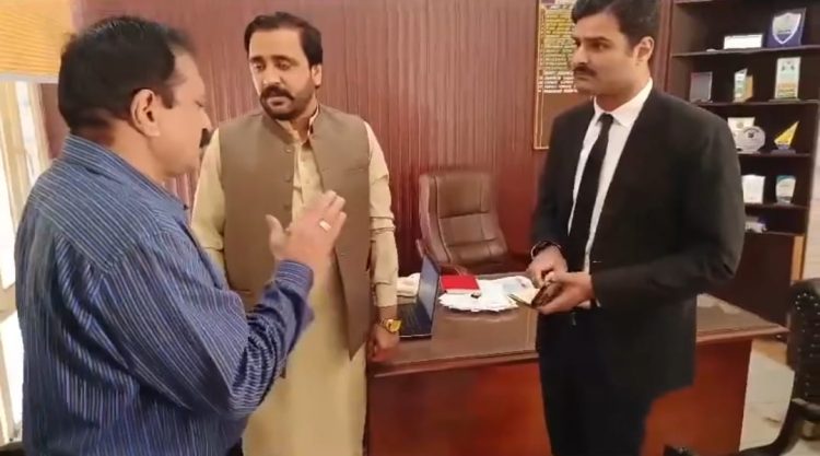 Anti-corruption Sialkot arrested Social Welfare Officer red-handed