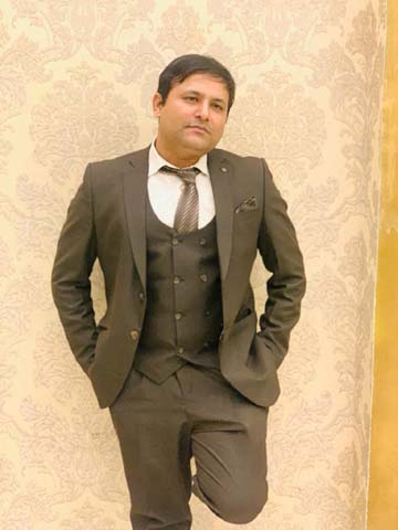 Banker Turned Music enthusiast, Usman Iqbal unveiled his 3rd romantic number.