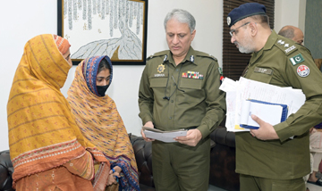 Central Police Office: Police personnel  and their families met with IG Punjab