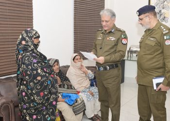 Central Police Office: IG Punjab met police personnel and their families.