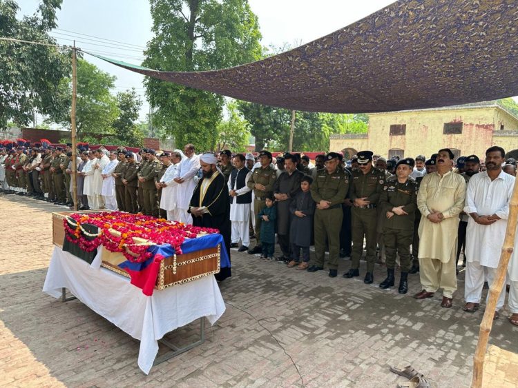 IG Punjab paid tribute to ASI Muhammad Nawaz, who embraced martyrdom in