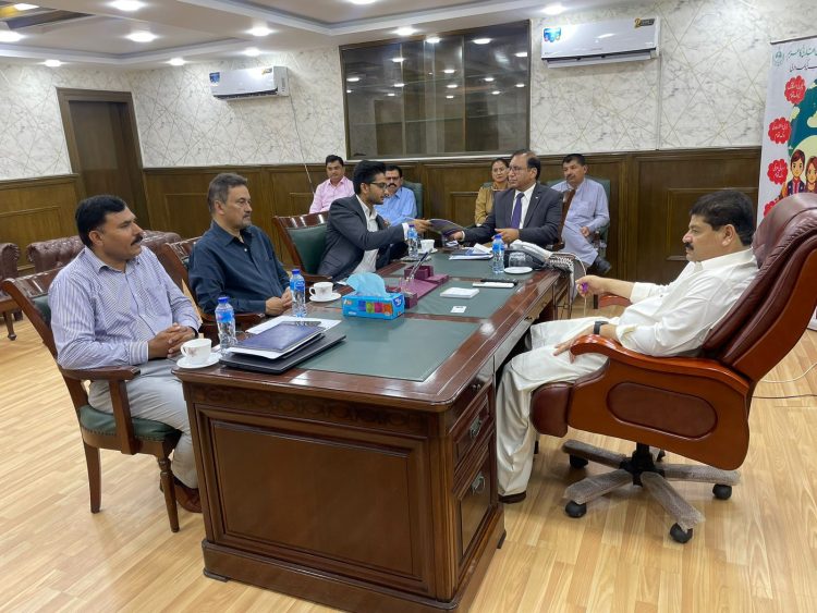 Sindh minister discusses  collaborative welfare projects with Hunar Foundation