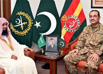 COAS Gen Asim discusses matters of mutual interest with Imam Masjid Al-Nabawi