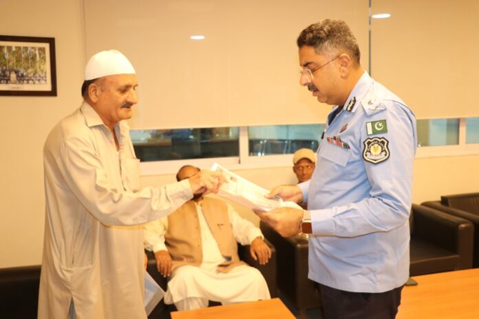 The open court of IG Islamabad Syed Ali Nasir Rizvi heard the problems of citizens and police officers