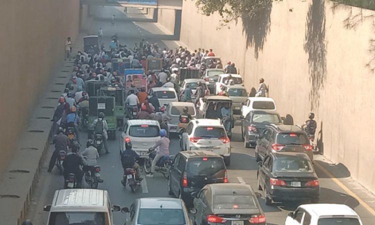 Gujrat Incident: Private College Guard Electrocuted During Protest, IG Punjab Takes notice