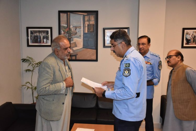 Citizens and police officers appeared before the open court of IG Islamabad Syed Ali Nasir Rizvi to resolve their problems.