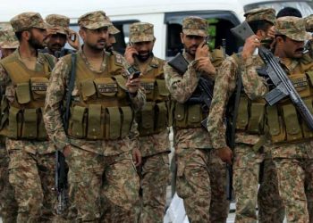 Army deployed in Islamabad with orders to ‘shoot miscreants’